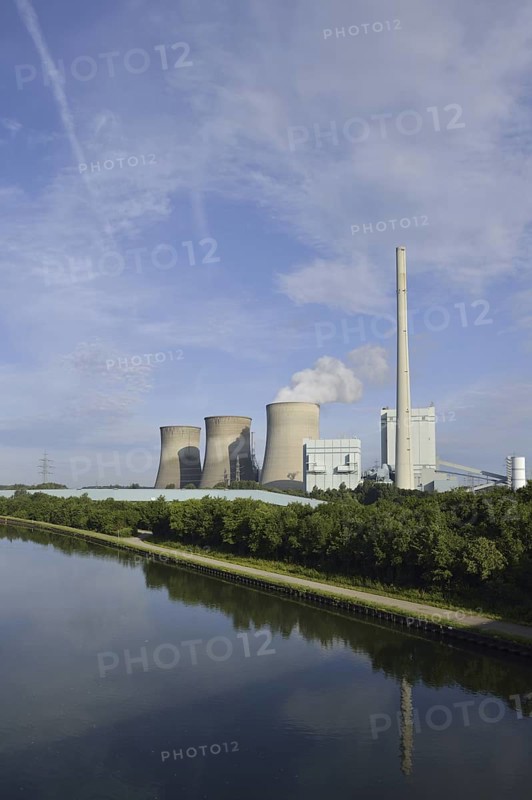 Gersteinwerk power station and Datteln-Hamm Canal, Werne-Stockum, North Rhine-Westphalia, Germany