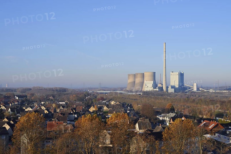 Houses in Hamm-Herringen and Gersteinwerk power station in Werne-Stockum, North Rhine-Westphalia, Germany