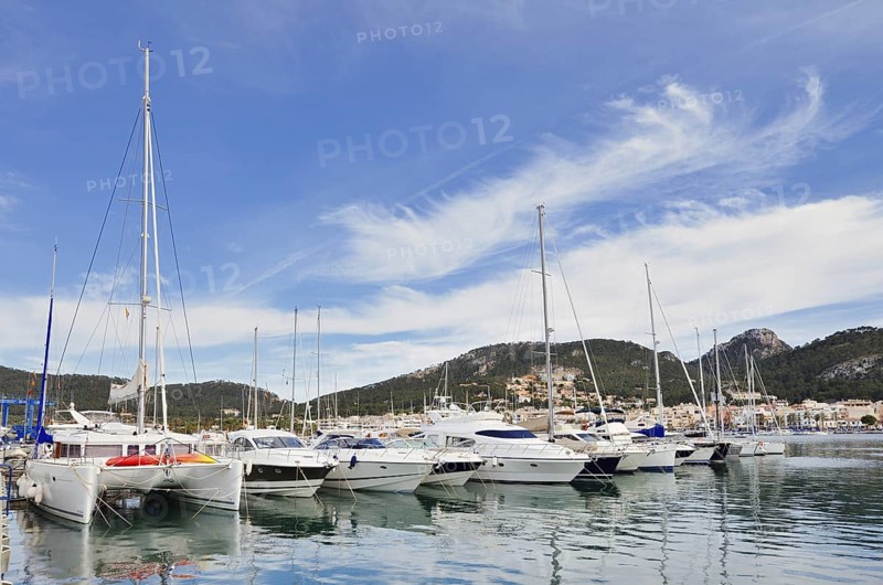 Yachts and sailing boats in the harbour, Port d'Andratx, Majorca, Balearic Islands, SpainFalaise d'Aval
