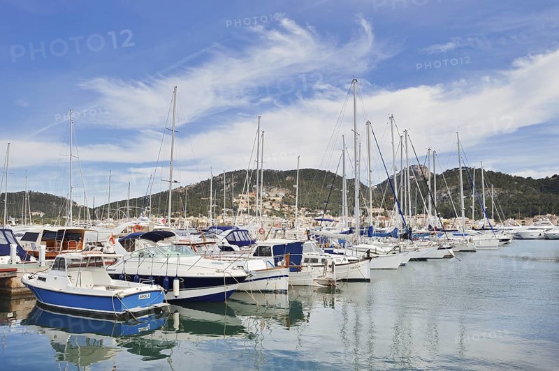 Yachts and sailing boats in the harbour, Port d'Andratx, Majorca, Balearic Islands, Spain