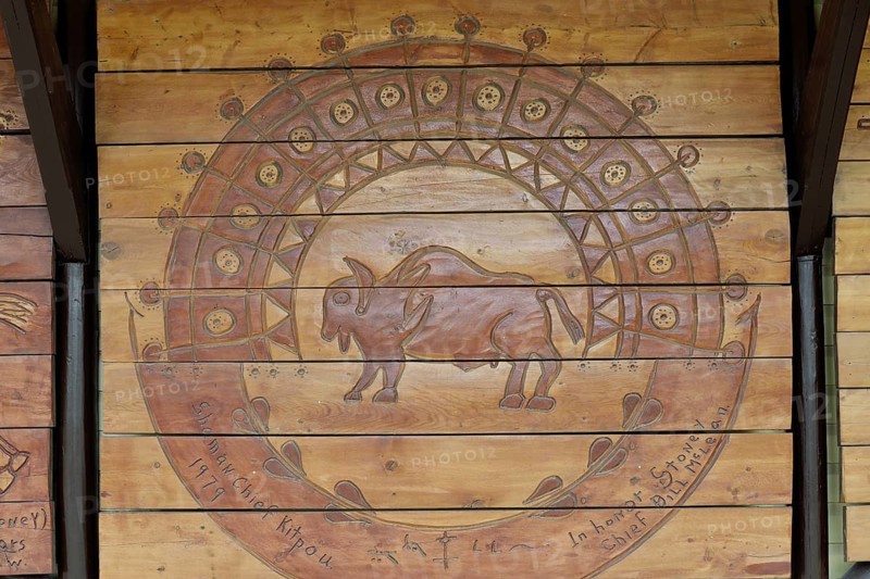 Wood carving at the Banff Indian Trading Post shop, Banff, Banff National Park, Alberta, Canada