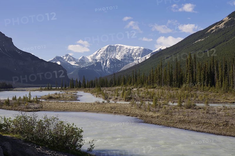 Sunwapta River and mountains, Icefields Parkway, Jasper National Park, Alberta, Canada