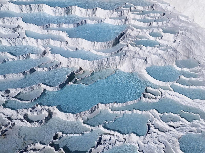 Close-up of turquoise-coloured water terraces surrounded by white limestone, aerial view, sinter terraces, limestone sinter terraces, travertine terraces, Pamukkale, Denizli, UNESCO World Heritage Site, Anatolia, Turkey