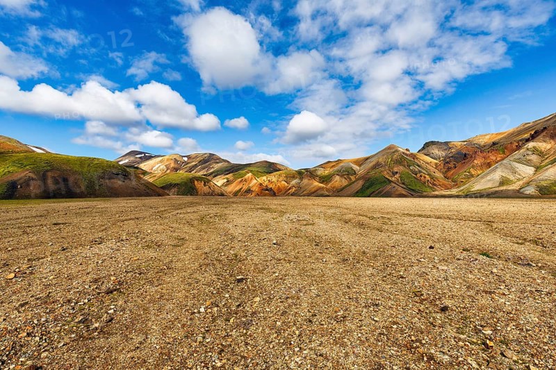 Volcanic landscape, colourful rhyolite mountains, Cumulus, Landmannalaugar, remote hiking area in Fjallabak nature reserve, Laugavegur hiking trail, Suðurland, Sudurland, Icelandic highlands, Iceland