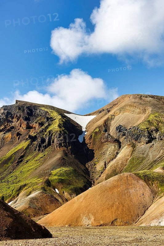 Volcanic landscape, colourful rhyolite mountains, Cumulus, Landmannalaugar, remote hiking area in Fjallabak nature reserve, Laugavegur hiking trail, Suðurland, Sudurland, Iceland