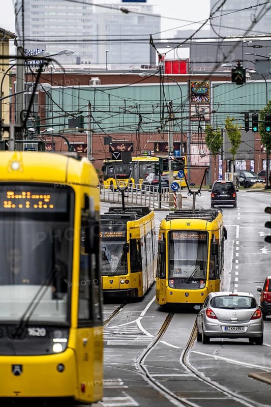 Ruhrbahn tram, on Altendorfer Straße, intersection Helenenstraße, in Essen, rush hour, traffic, Essen, North Rhine-Westphalia, Germany