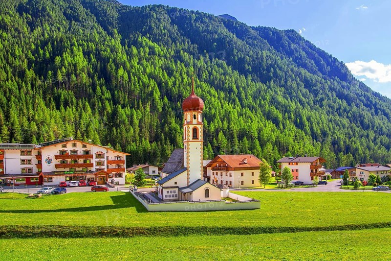 Village view with Maria Hilf chaplaincy church, Gries im Sulztal, side valley of the Ötztal, Stubai Alps, Tyrol, Austria