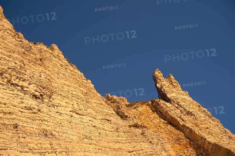 Étretat, sea, steep coast, cliffs, chalk cliffs, alabaster coast, La Côte d'Albâtre, evening mood, atmospheric, Normandy, Seine-Maritime, France