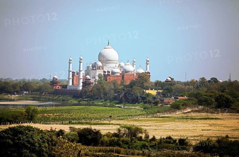 Taj Mahal or Taj Mahal, left the river Yamuna, mausoleum, Agra, Uttar Pradesh, India