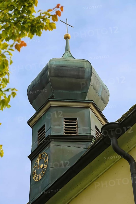 Chapel of St Wolfgang Oberuhldingen, built in 1711, onion dome, church tower, clock, sacred building, cross, district of Oberuhldingen, municipality of Uhldingen-Mühlhofen, Lake Constance district, Baden-Württemberg, Germany