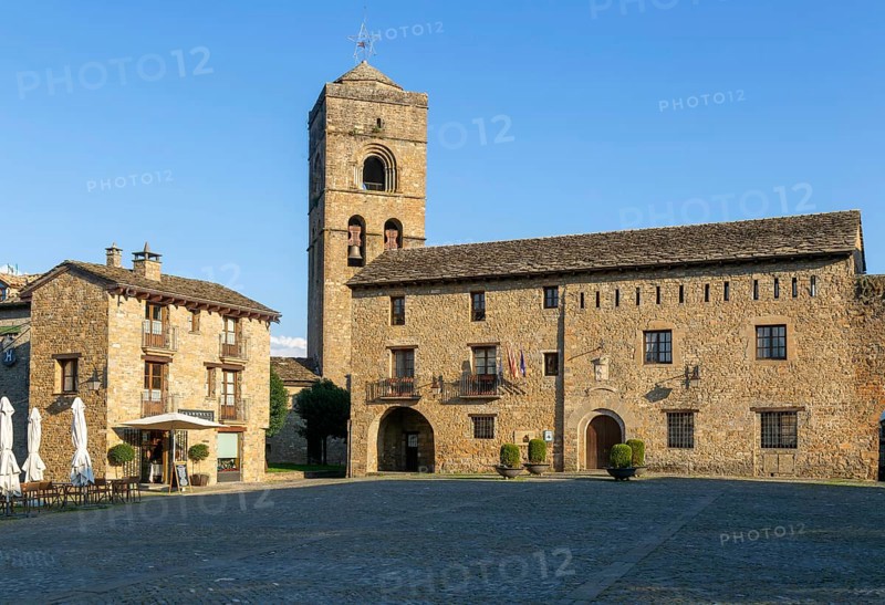 Plaza Mayor main square historic buildings medieval village of Ainsa, Aínsa-Sobrarbe, Huesca province, Aragon, Spain