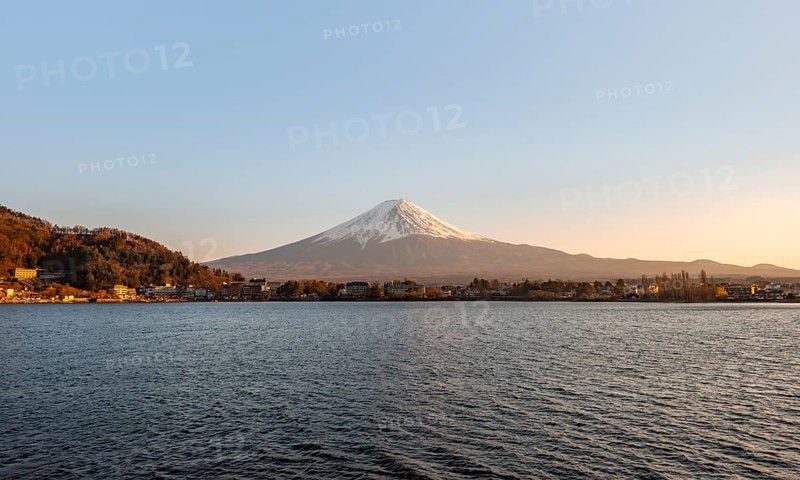 Lake Kawaguchi, view of Mount Fuji volcano at sunset, Yamanashi Prefecture, Japan