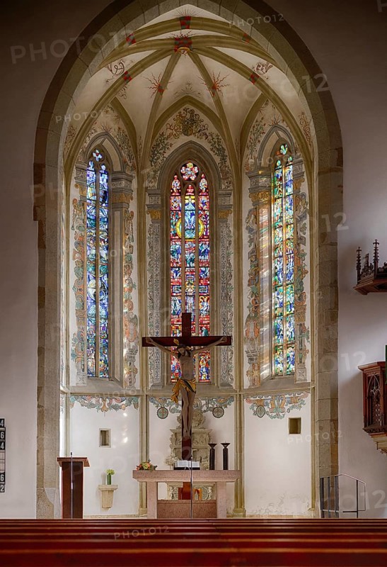 Interior view, choir room, altar, Jesus on the Cross, City Church, Bietigheim-Bissingen, Baden-Württemberg, Germany