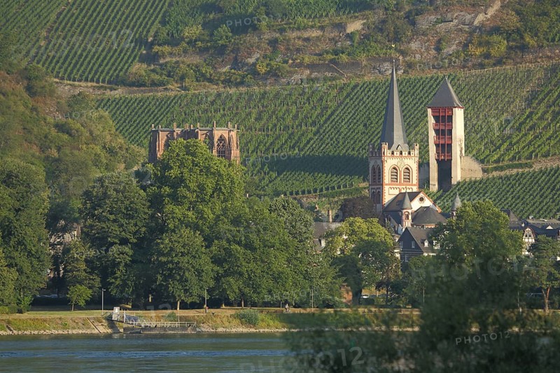 View of Bacharach with Post Tower, St. Peter's Church and Werner Chapel, Rhine, Rhineland-Palatinate, UNESCO Upper Middle Rhine Valley, Germany