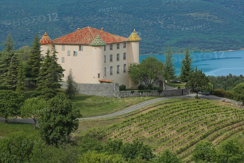 Renaissance castle with vineyards, Aiguines, Lac de Sainte-Croix, Verdon Reservoir, landscape, Provençal Alps, Western Alps, Alps, Var, Provence, France, euro
