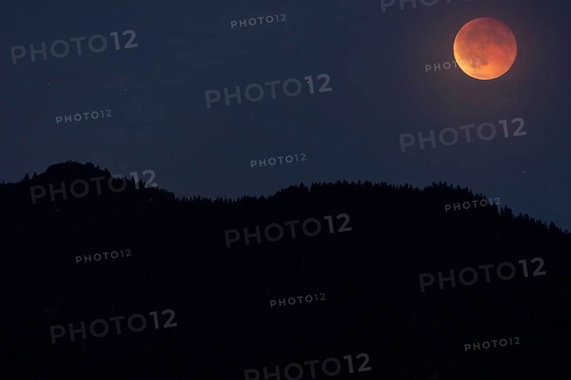 Full moon, blood moon, lunar eclipse, 2025, Upper Bavaria, Bavaria, Germany