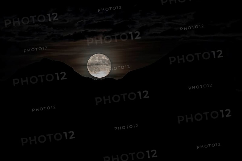 Moon, moonrise, full moon, Tofana Group, Dolomites, Italy