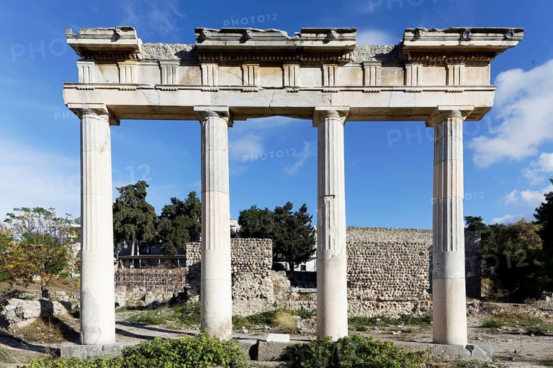 Four pillars of the ancient gymnasium, built 3rd century BC, Doric columns, western excavations, city of Kos, island of Kos, Dodecanese Islands, Greece