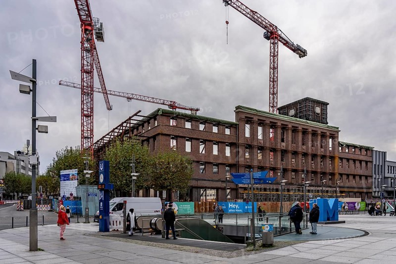 Construction site of the House of Knowledge project, in Bochum, a brick building orphaned for many years will be rebuilt, will then house the VHS, public library and UniverCity as well as a market hall, Bochum North Rhine-Westphalia, Germany
