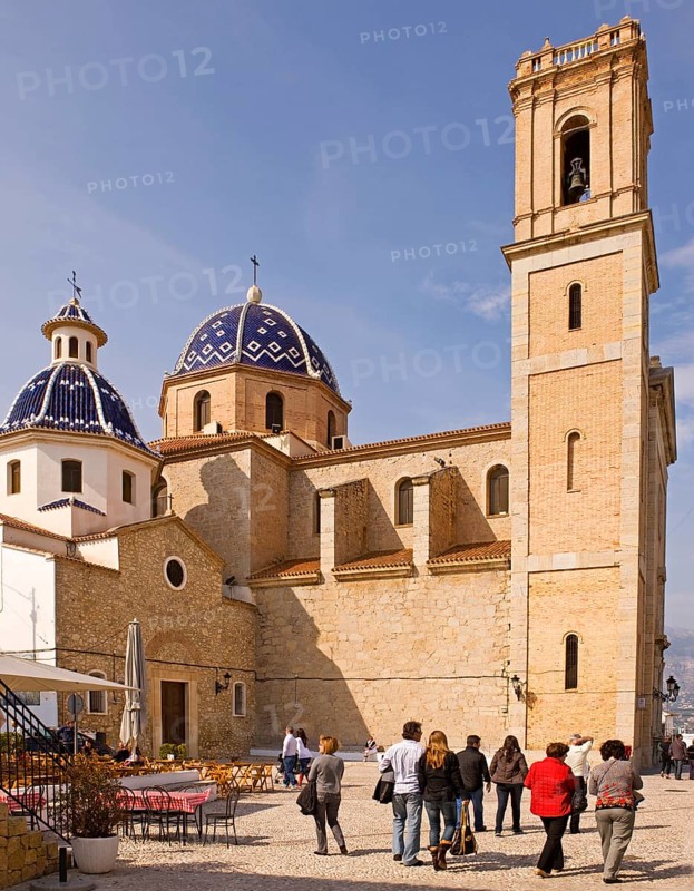 La Plaza, old town, church square, tourists, parish church, Nuestra Virgen de Consuelo, landmark of Altea the Church of Our Lady, construction, neoclassical style, church building defense fort highest point of Altea, Valencia, Spain