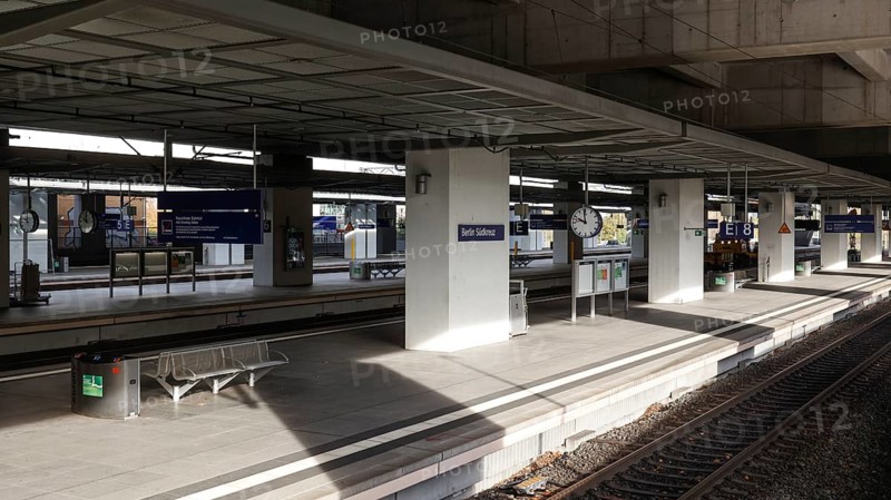 Empty platform at Berlin Südkreuz station, 31.10.2025. There are no ICE trains stopping at Südkreuz station as the station is closed to long-distance and regional traffic due to construction as part of the Dresden Railway, Berlin, Germany