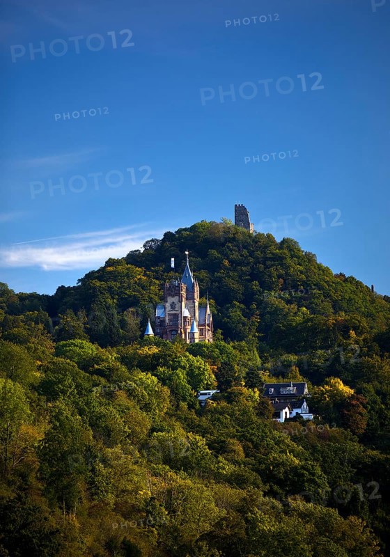 The mountain Drachenfels with Drachenburg Castle and the castle ruins, Siebengebirge, Königswinter, North Rhine-Westphalia, Germany