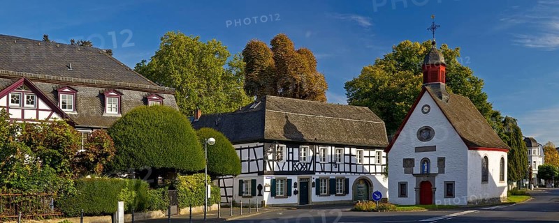 Marienkapelle und Fachwerkhäuser, Rhöndorf, Bad Honnef, North Rhine-Westphalia, Germany