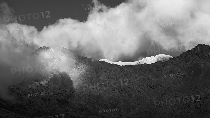 Highest peak in the Steinernes Meer, the Selbhorn (behind, in the sun), in front of it the Schareck, as a contrasting monochrome image, Berchtesgaden Alps, Austria