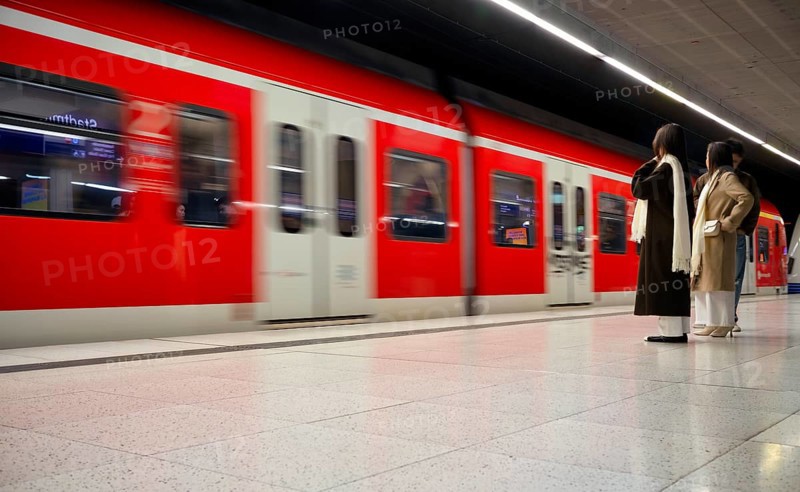 Underground arriving S-Bahn, train, class 420 in traffic red, platform, stop, Stadtmitte station, travellers, passengers, public transport, movement effect, VVS, Verkehrsverbund Stuttgart, local transport, Stuttgart, Baden-Württemberg, Germany