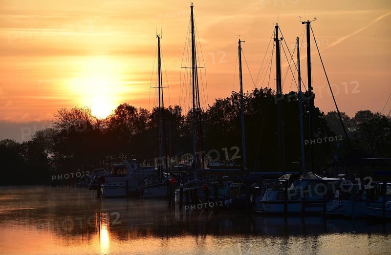 Morning atmosphere, sunrise at Lexfähre harbour, Dithmarschen, Schleswig-Holstein, Germany