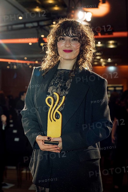 Seyneb Saleh with the German Acting Award 2025 for the category Episodic Role in Uncivilised - Nine Eleven on stage after the award ceremony of the German Acting Award at Pullmann Berlin Schweizerhof, Berlin, 09.10.2025