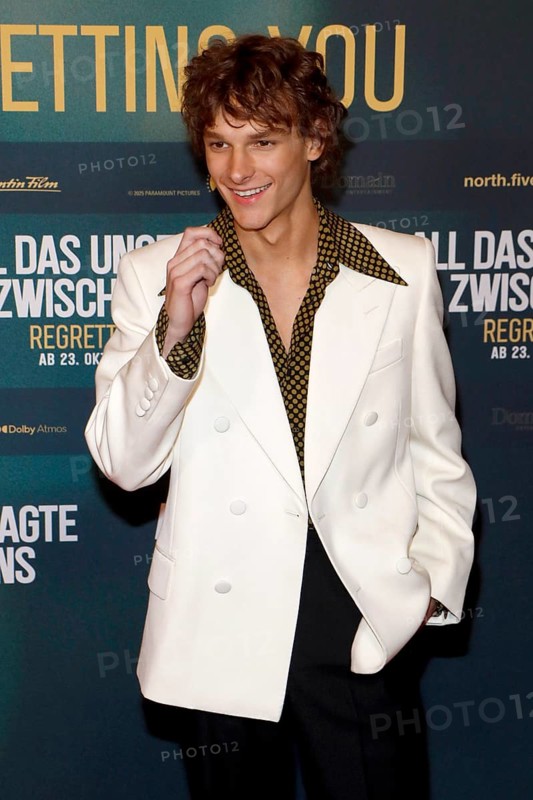 Mason Thames at a fan event for All das Ungesagte zwischen uns - Regretting You at the Zoo Palast in Berlin on 12 October 2025