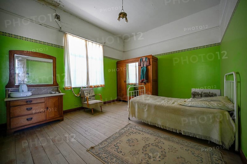 Former residential house, interior, Kolmanskop, restricted diamond area, near Lüderitz, Karas region, Namib