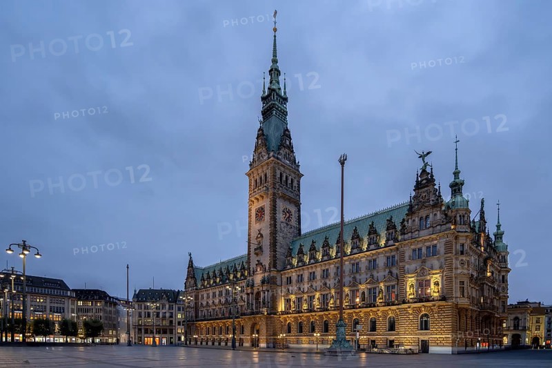 Town hall at the Rathausmarkt during the blue hour, Hamburg, Germany