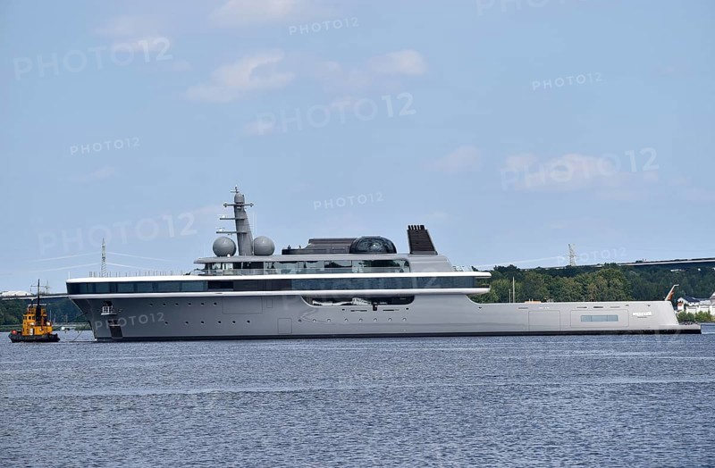Superyacht COSMOS is undocked from the Lürssen shipyard, Kiel Canal, Kiel Canal, Kiel Canal, Rendsburg, Schleswig-Holstein, Germany
