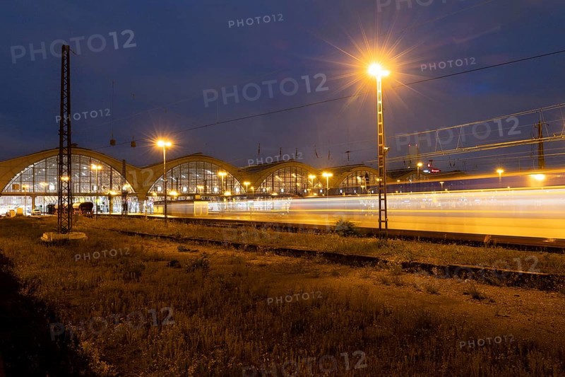 Riveted iron truss, railway, railway tracks, building, blue hour, main station, Leipzig, Saxony, Germany