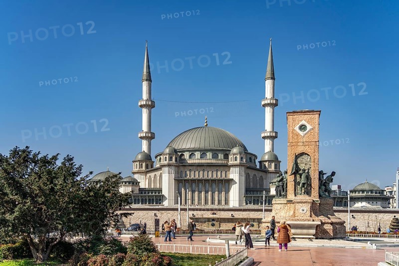 The Cumhuriyet Aniti Republic Monument and the Taksim Mosque on Taksim Square Taksim Meydani in Beyoglu, Istanbul, Turkey