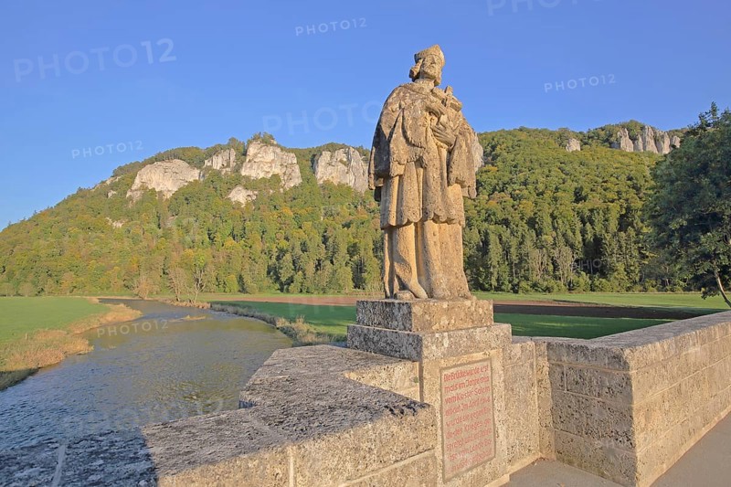 Saint Nepomuk statue and Danube with rock formations, landscape, rock cliffs, rocks, mountains, nature, forest, river landscape, sculpture, St John of Nepomuk, bridge saint, patron saint, castle rocks, Nepomuk Bridge, Hausen im Tal, Beuron, Upper Danube Valley, Swabian Alb, Baden-Württemberg, Germany