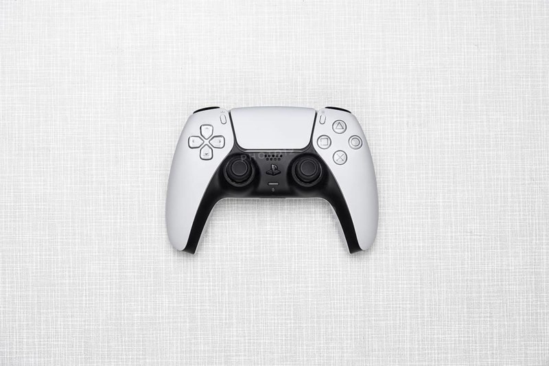 Top Shot white Sony PS5 Playstation Controller on a Resopal plate
