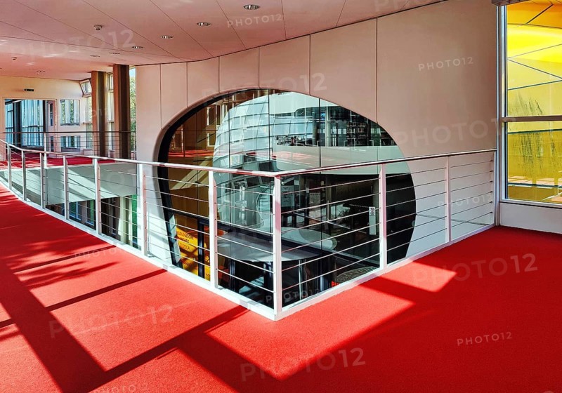 Eingang zur Philologischen Bibliothek der Freien Universität Berlin, auch Berlin Brain genannt weil das Gebäude wie ein menschlicher Schädel geformt ist, Deutschland