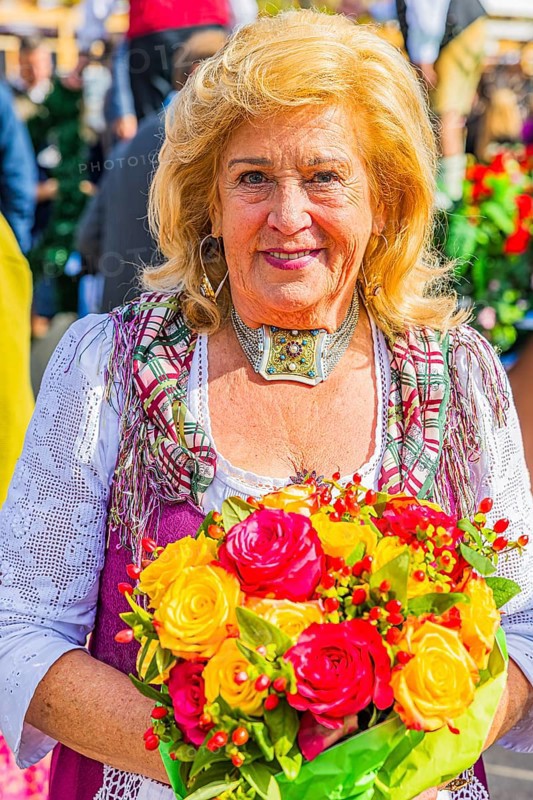 The boss of the historic Oktoberfest attraction Teufelsrad, Elisabeth Polaczy, Wiesnwirte Platzkonzert, Festwiese, Theresienwiese, Oktoberfest, Munich, Upper Bavaria, Bavaria, Germany