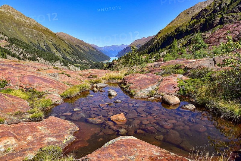 Hiking area above the Faggenbach in the Kaunertal, in the background the Kaunertal reservoir, in the area of the Gepatsch Glacier in the Ötztal Alps, Tyrol, Austria