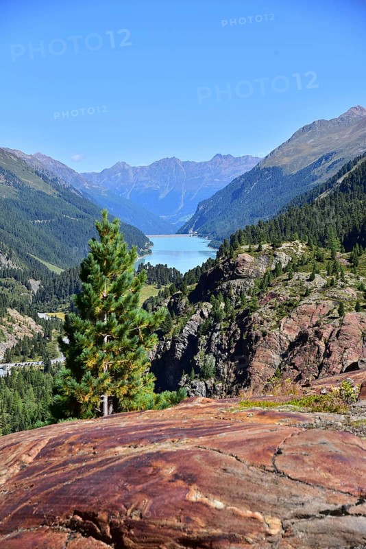 Hiking area above the Faggenbach in the Kaunertal, in the background the Kaunertal reservoir, in the area of the Gepatsch Glacier in the Ötztal Alps, Tyrol, Austria