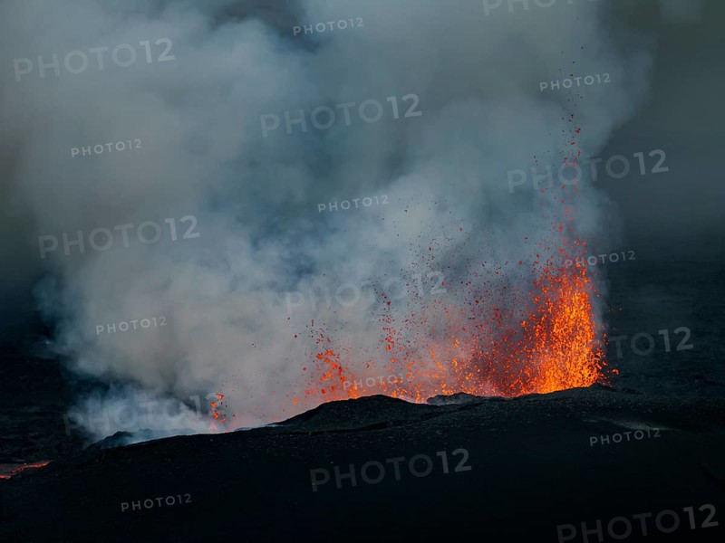 Lava, volcanic eruption, volcano, ash cloud, aerial view, Sundhnúkur crater chain, July 2025, Reykjanes Peninsula, Iceland