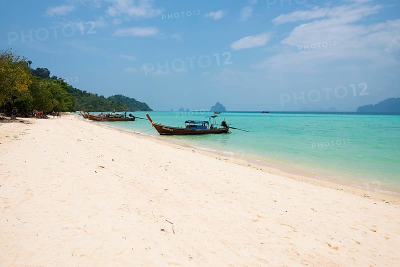White sandy beach, Sunrise Beach, Koh Kradan, Hat Chao Mai National Park, Trang Province, Southern Thailand, Andaman Sea, Thailand