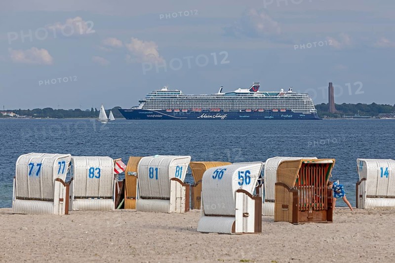 Cruise ship Mein Schiff 7, Laboe Naval Memorial, Kiel Fjord, beach chairs on the beach at Strande, Schleswig-Holstein, Germany