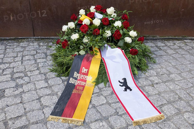 Wreath laid by Kai Wegner (Governing Mayor of Berlin) at a wreath-laying ceremony to commemorate the division of the city from 13 August 1961 to 9 November 1989 and in memory of the victims of tyranny at the Bernauer Strasse memorial, Berlin, 13.08.2025
