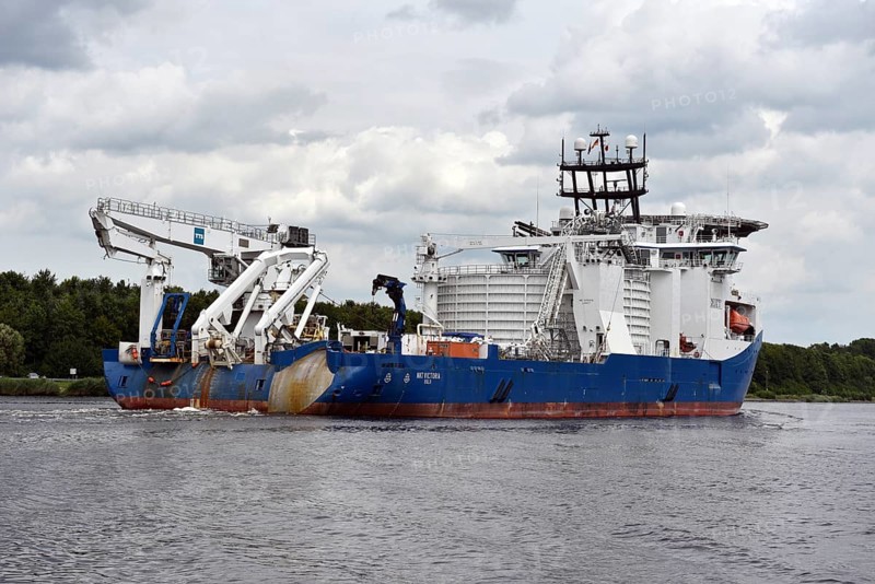 Cable carrier, sea cable carrier, ship, vessel, specialised ship, NKT VICTORIA sails in the Kiel Canal, NOK, Kiel Canal, Kiel Canal, Schleswig-Holstein, Germany