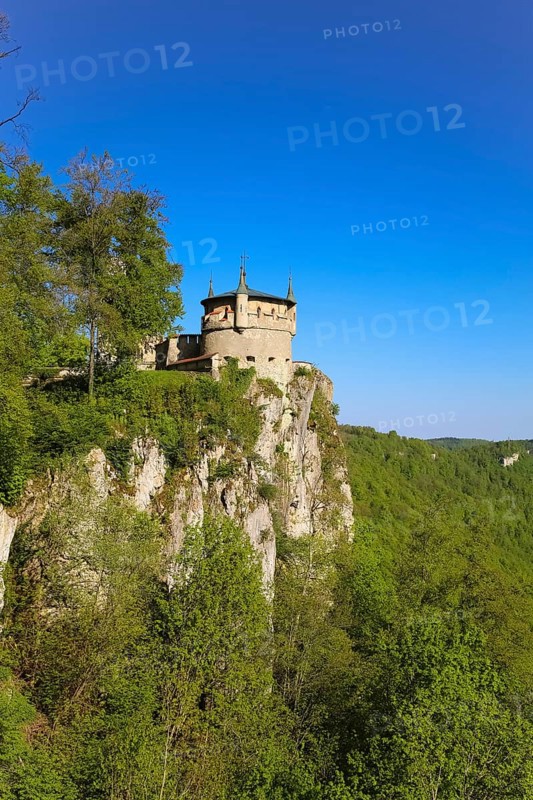 Augustenturm, cannon tower, Lichtenstein Castle, fairytale castle of Württemberg, romantic fairytale castle on the eaves of the Swabian Alb, historicism, architecture, new building 1840-1842, according to plans by architect Carl Alexander Heideloff, 19th century, rock, Honau, municipality of Lichtenstein, Baden-Württemberg, Germany