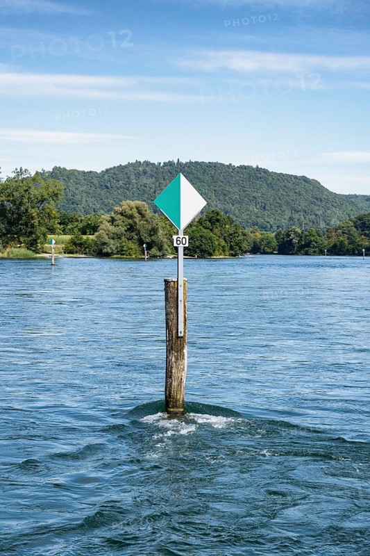 Schifffahrtszeichen, Wiffe, sign for inland navigation, which marks the navigation channel on the Rhine, Canton Schaffhausen, Switzerland